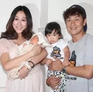 娱乐圈生孩子最多的家庭,陈浩民只能排第三,第一是他生17个!