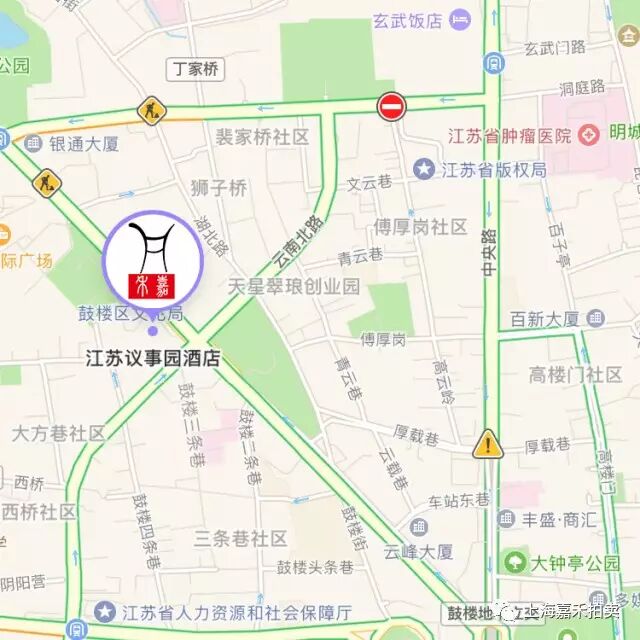 途经公交：639路，13路，95路，31路，303路，26路

　　途经地铁：一号线鼓楼站、四号线鼓楼站