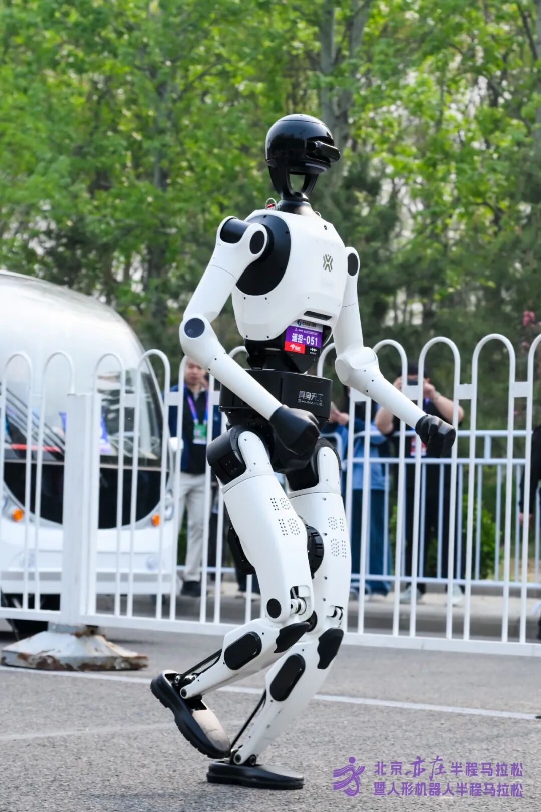 All Set to Go: Humanoid Robot Racing Challenge – Opening Special-3cgo