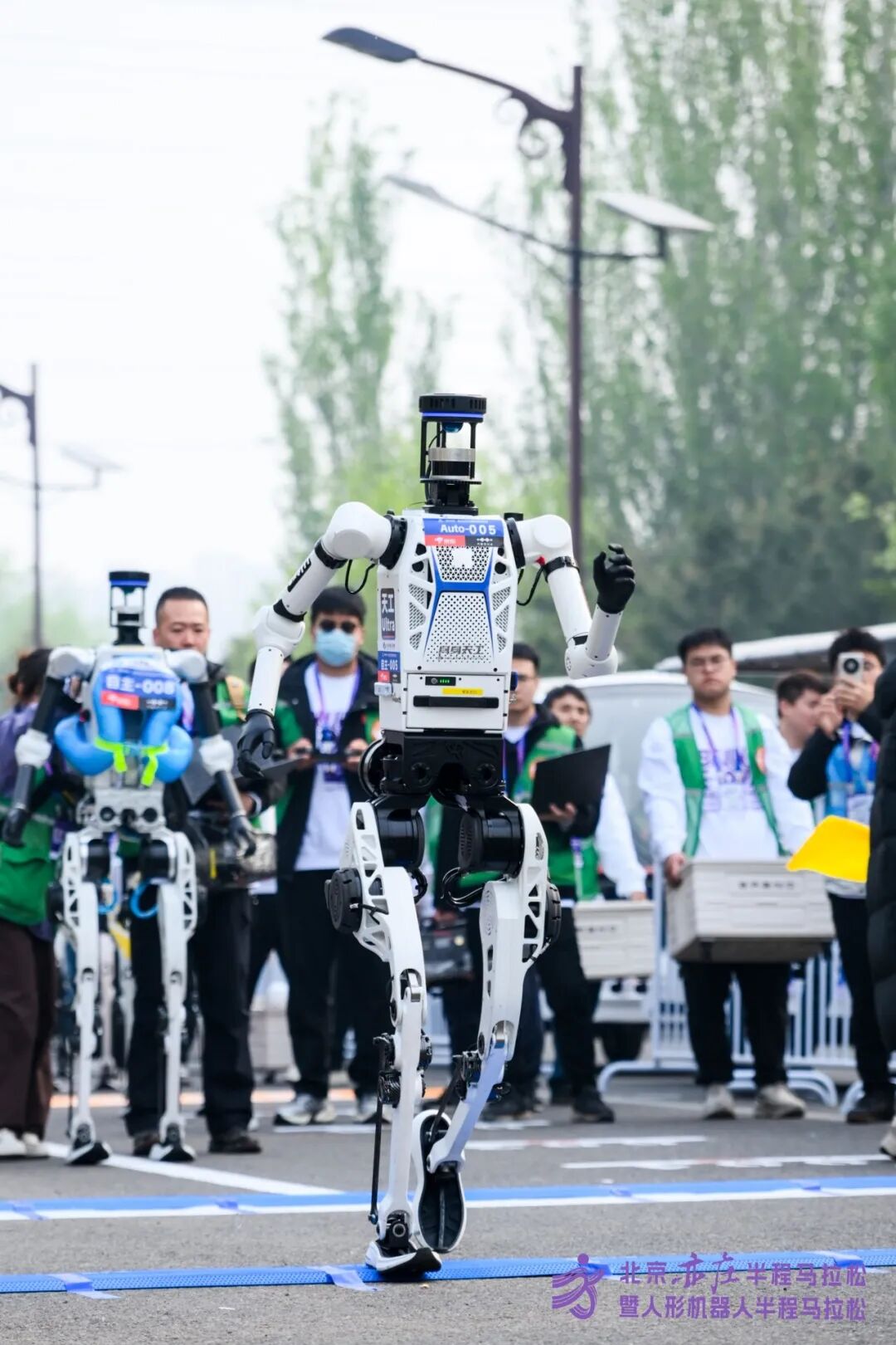 All Set to Go: Humanoid Robot Racing Challenge – Opening Special-3cgo