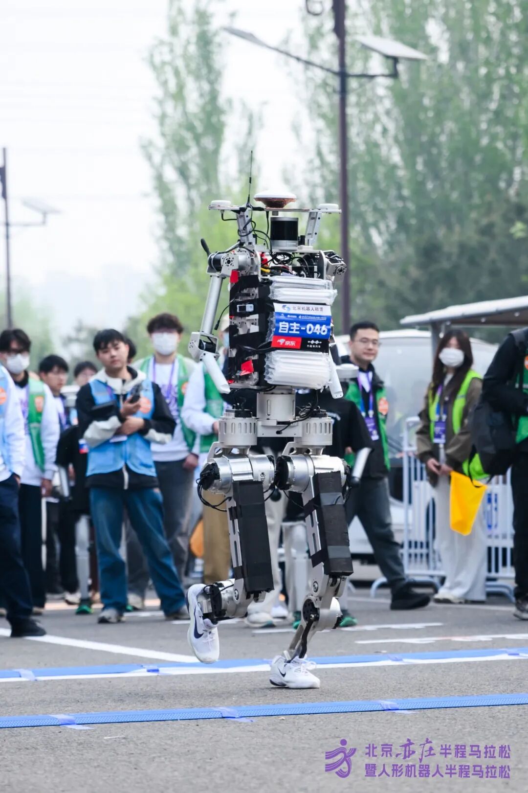 All Set to Go: Humanoid Robot Racing Challenge – Opening Special-3cgo