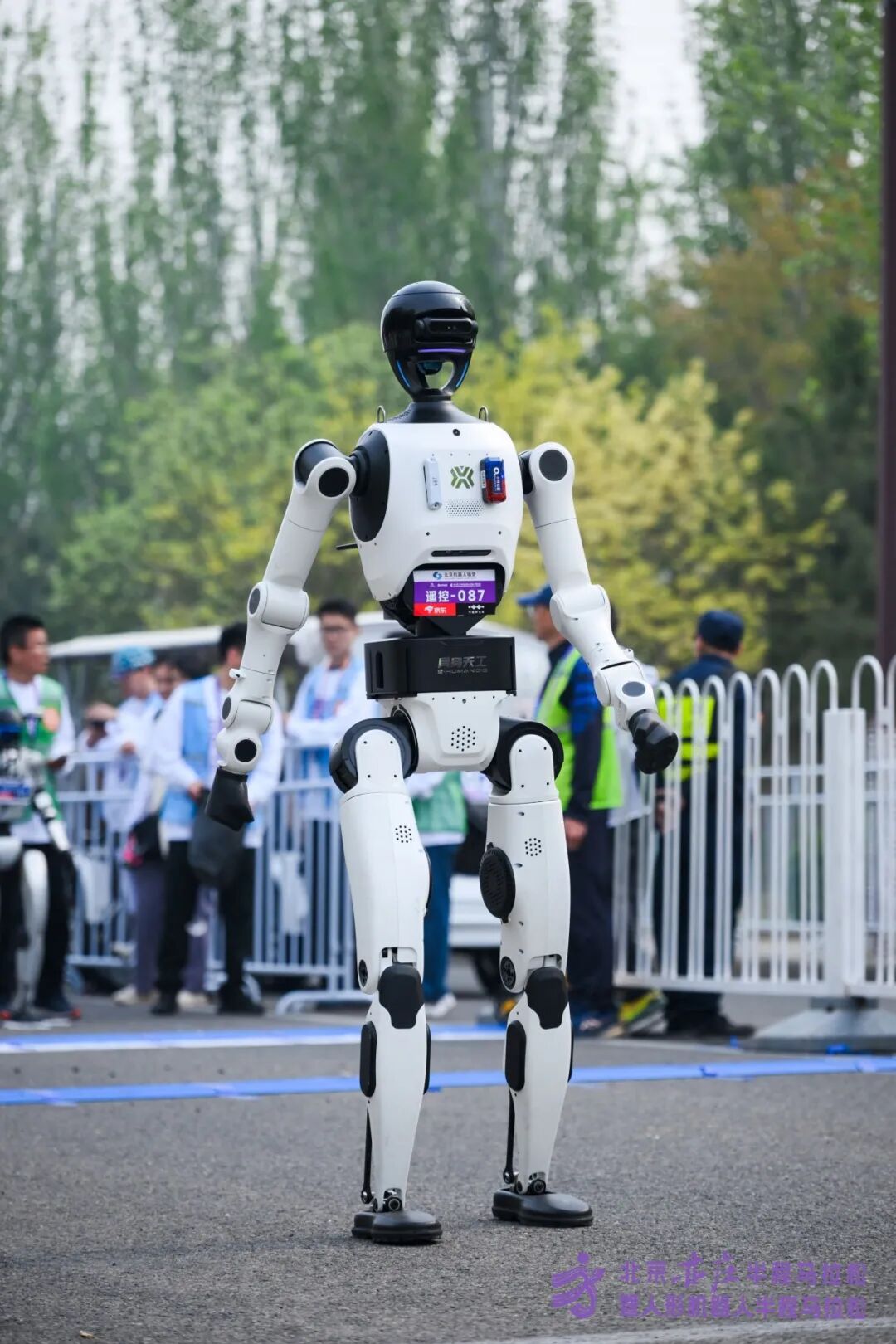 All Set to Go: Humanoid Robot Racing Challenge – Opening Special-3cgo