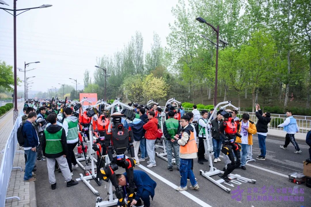 All Set to Go: Humanoid Robot Racing Challenge – Opening Special-3cgo