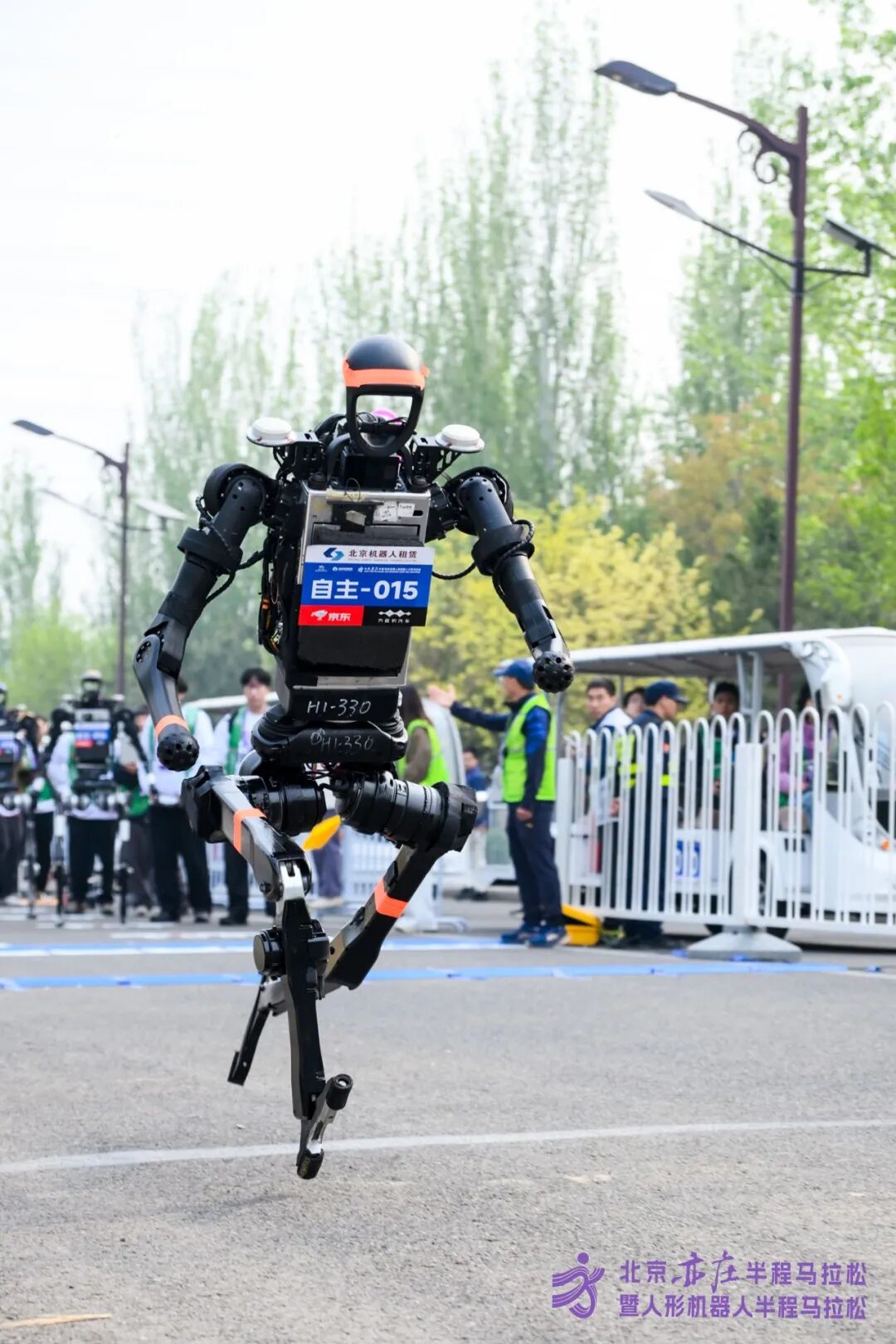All Set to Go: Humanoid Robot Racing Challenge – Opening Special-3cgo