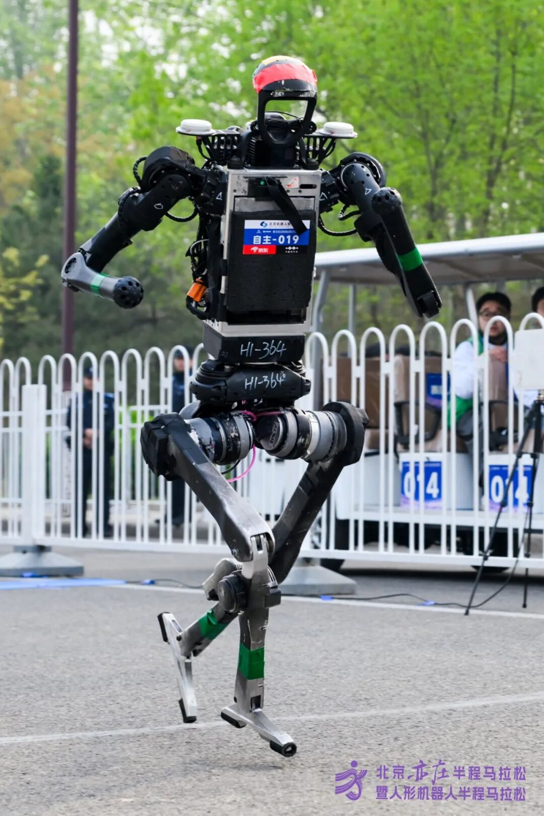All Set to Go: Humanoid Robot Racing Challenge – Opening Special-3cgo
