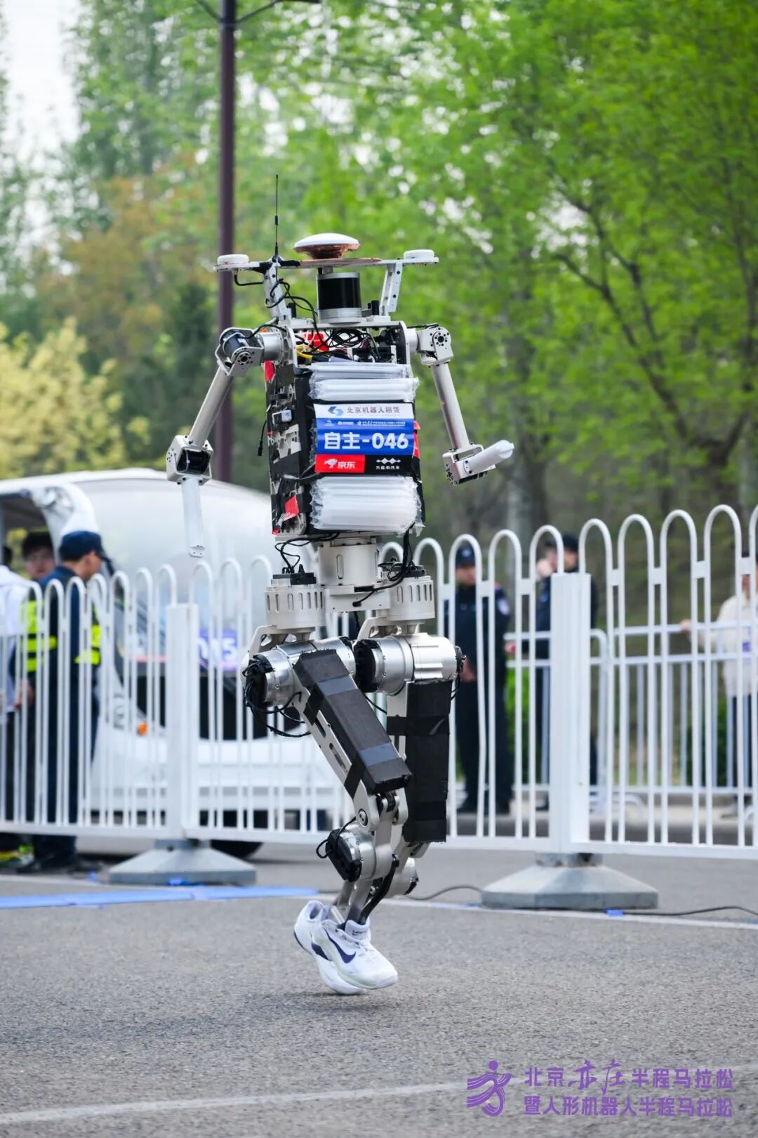 All Set to Go: Humanoid Robot Racing Challenge – Opening Special-3cgo