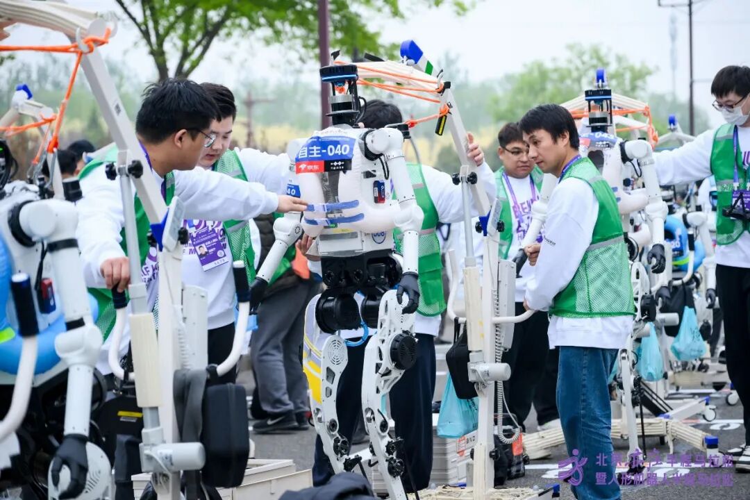 All Set to Go: Humanoid Robot Racing Challenge – Opening Special-3cgo
