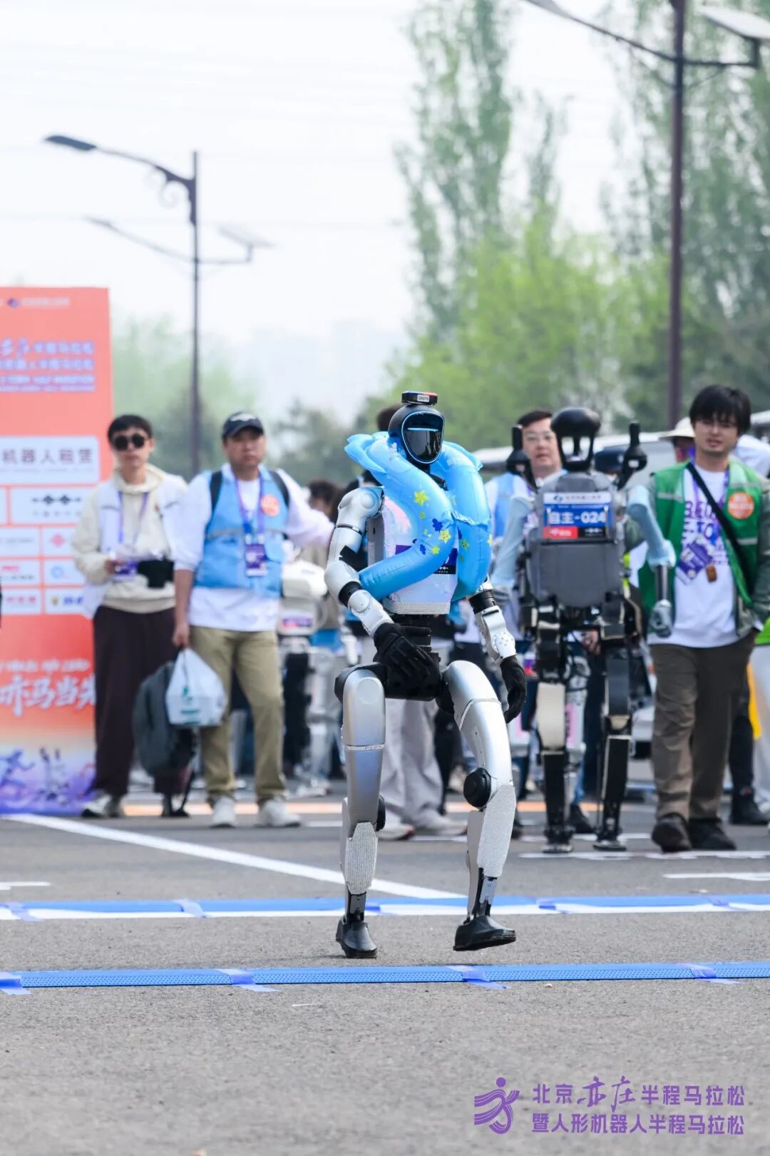 All Set to Go: Humanoid Robot Racing Challenge – Opening Special-3cgo