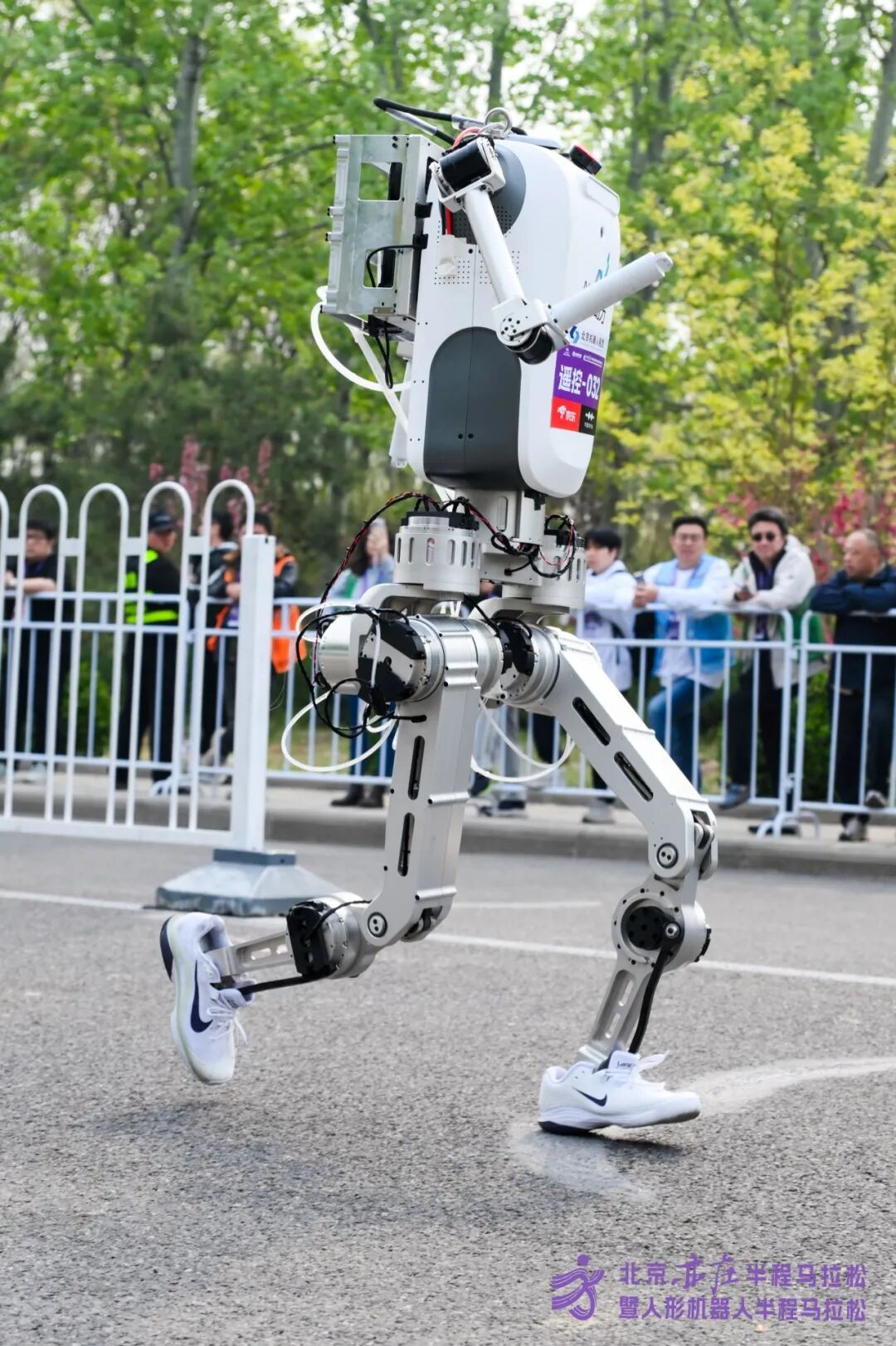 All Set to Go: Humanoid Robot Racing Challenge – Opening Special-3cgo