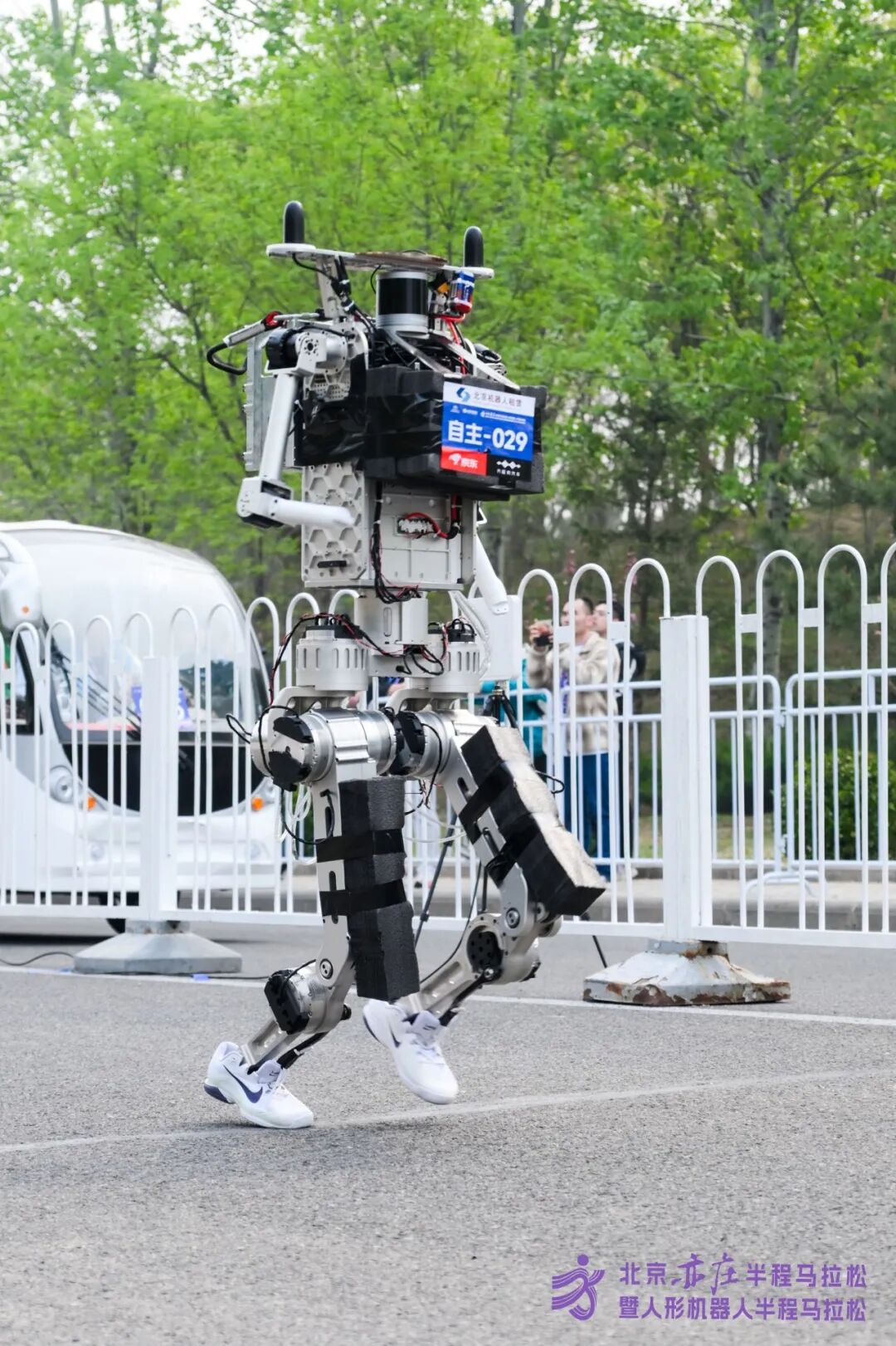 All Set to Go: Humanoid Robot Racing Challenge – Opening Special-3cgo
