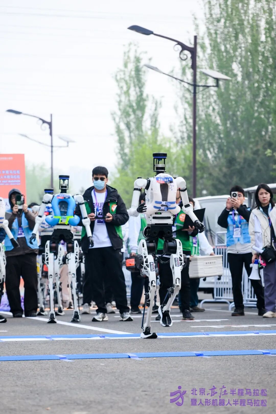 All Set to Go: Humanoid Robot Racing Challenge – Opening Special-3cgo