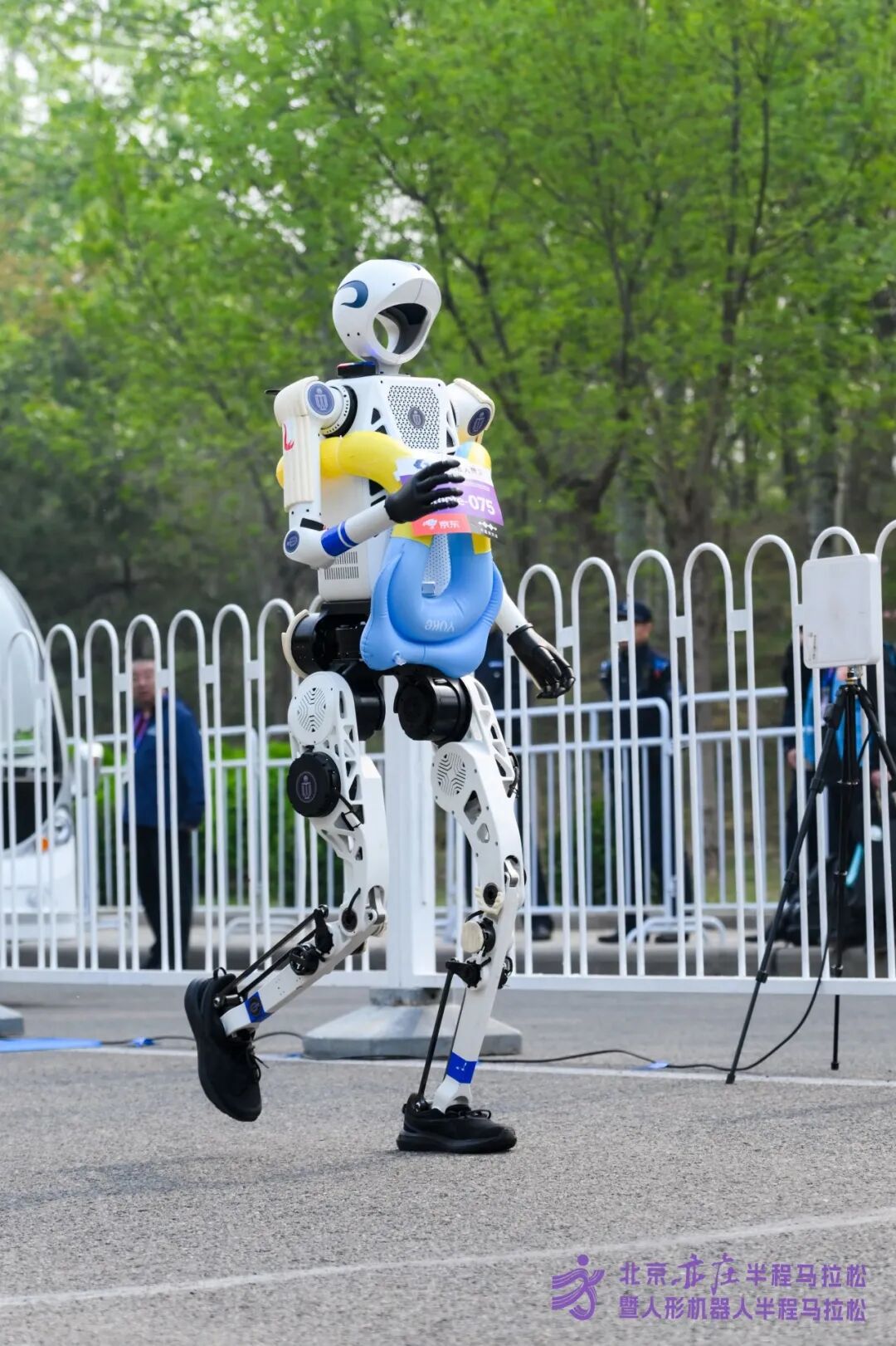 All Set to Go: Humanoid Robot Racing Challenge – Opening Special-3cgo