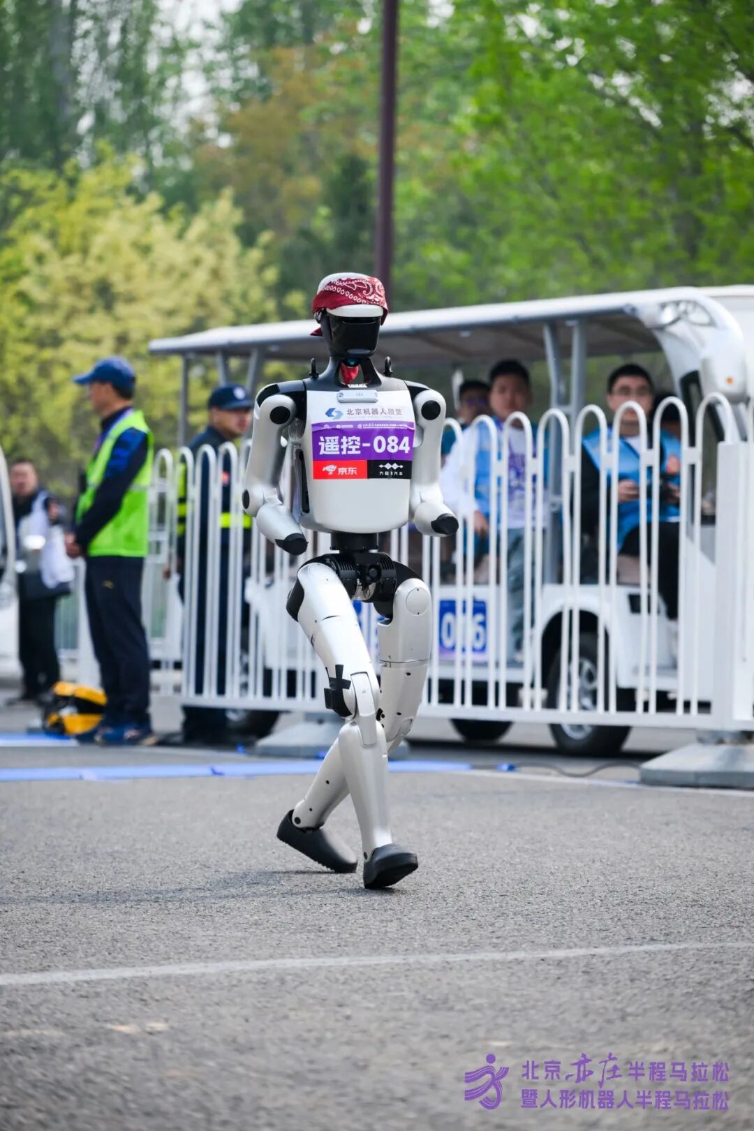 All Set to Go: Humanoid Robot Racing Challenge – Opening Special-3cgo
