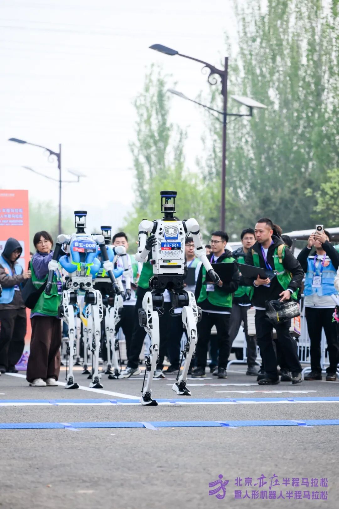 All Set to Go: Humanoid Robot Racing Challenge – Opening Special-3cgo