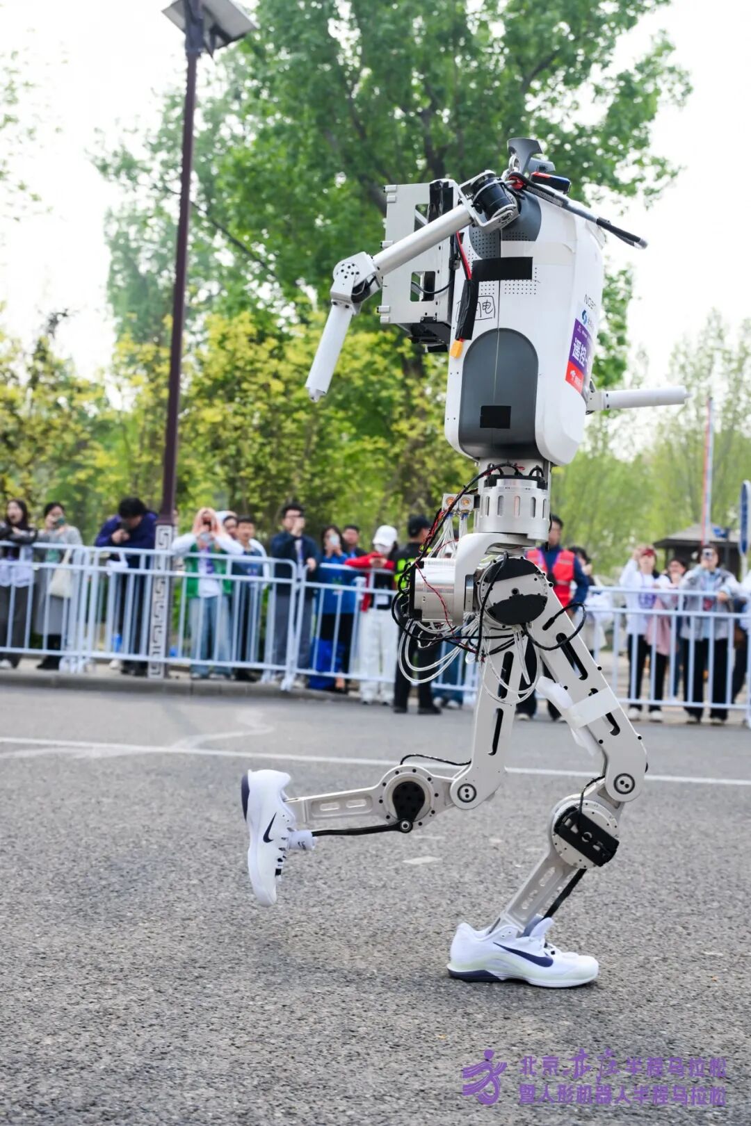 All Set to Go: Humanoid Robot Racing Challenge – Opening Special-3cgo