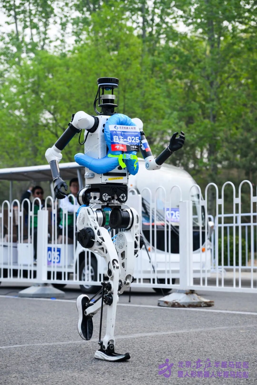 All Set to Go: Humanoid Robot Racing Challenge – Opening Special-3cgo