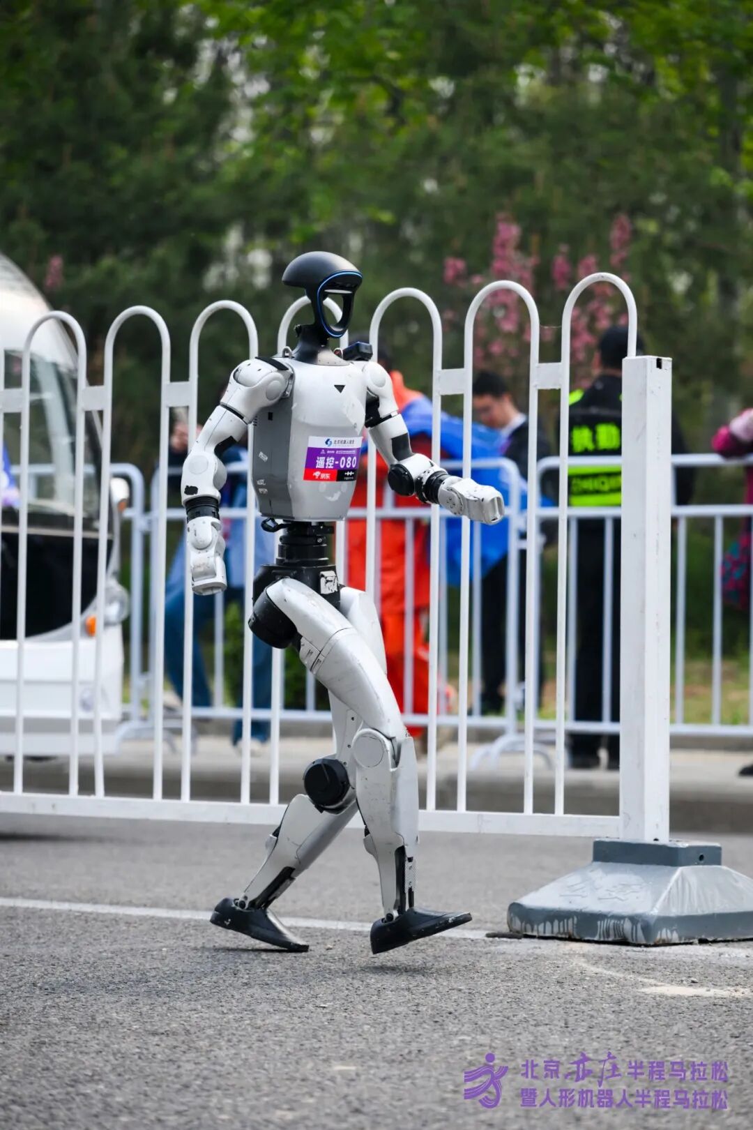 All Set to Go: Humanoid Robot Racing Challenge – Opening Special-3cgo