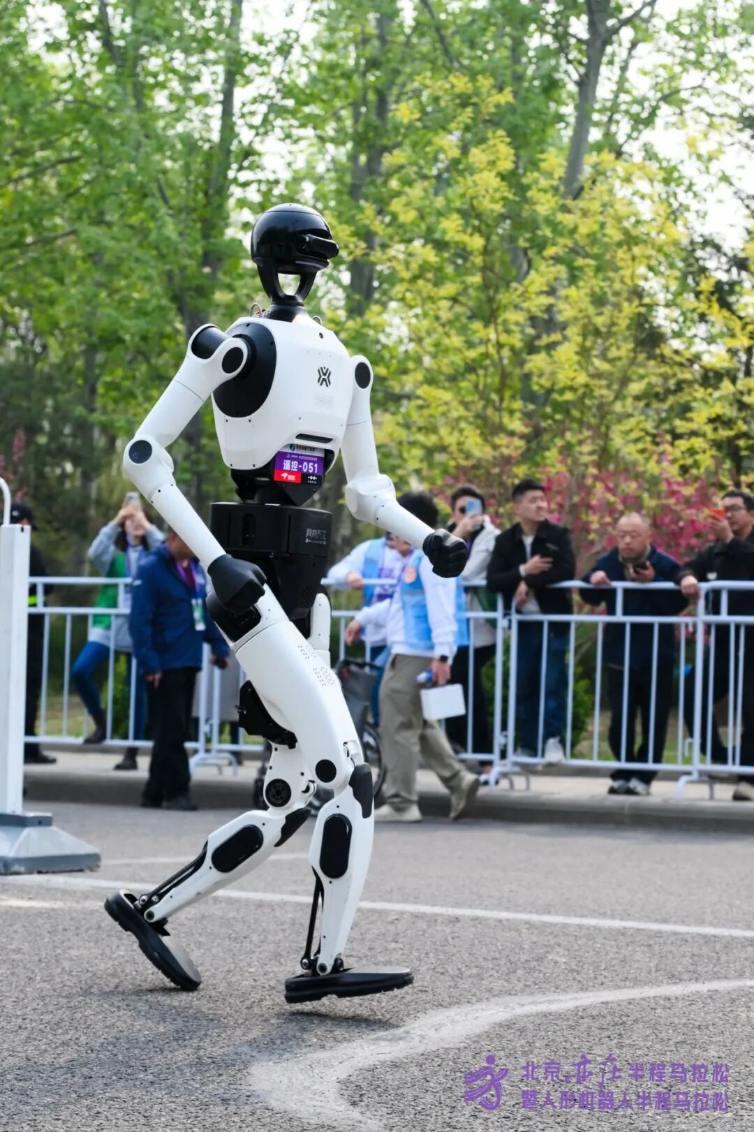 All Set to Go: Humanoid Robot Racing Challenge – Opening Special-3cgo