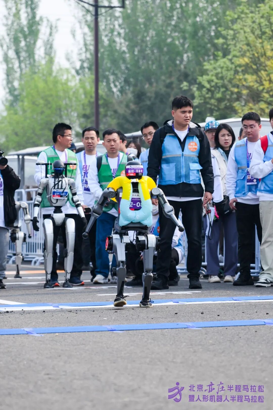 All Set to Go: Humanoid Robot Racing Challenge – Opening Special-3cgo