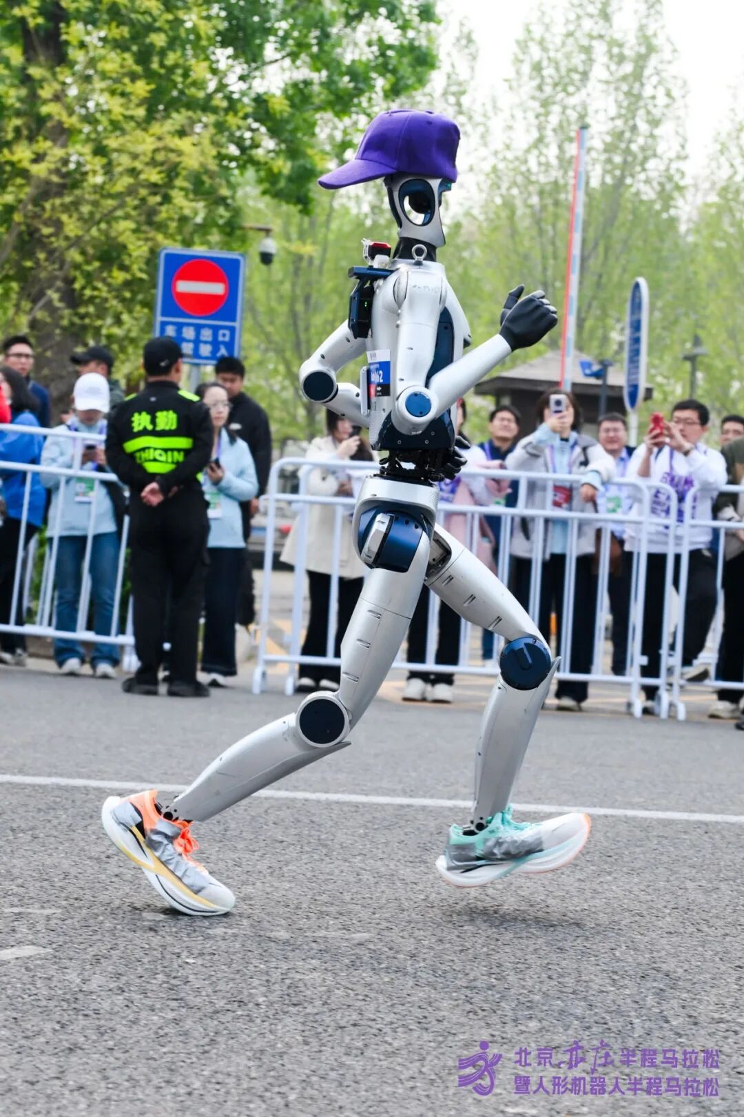 All Set to Go: Humanoid Robot Racing Challenge – Opening Special-3cgo
