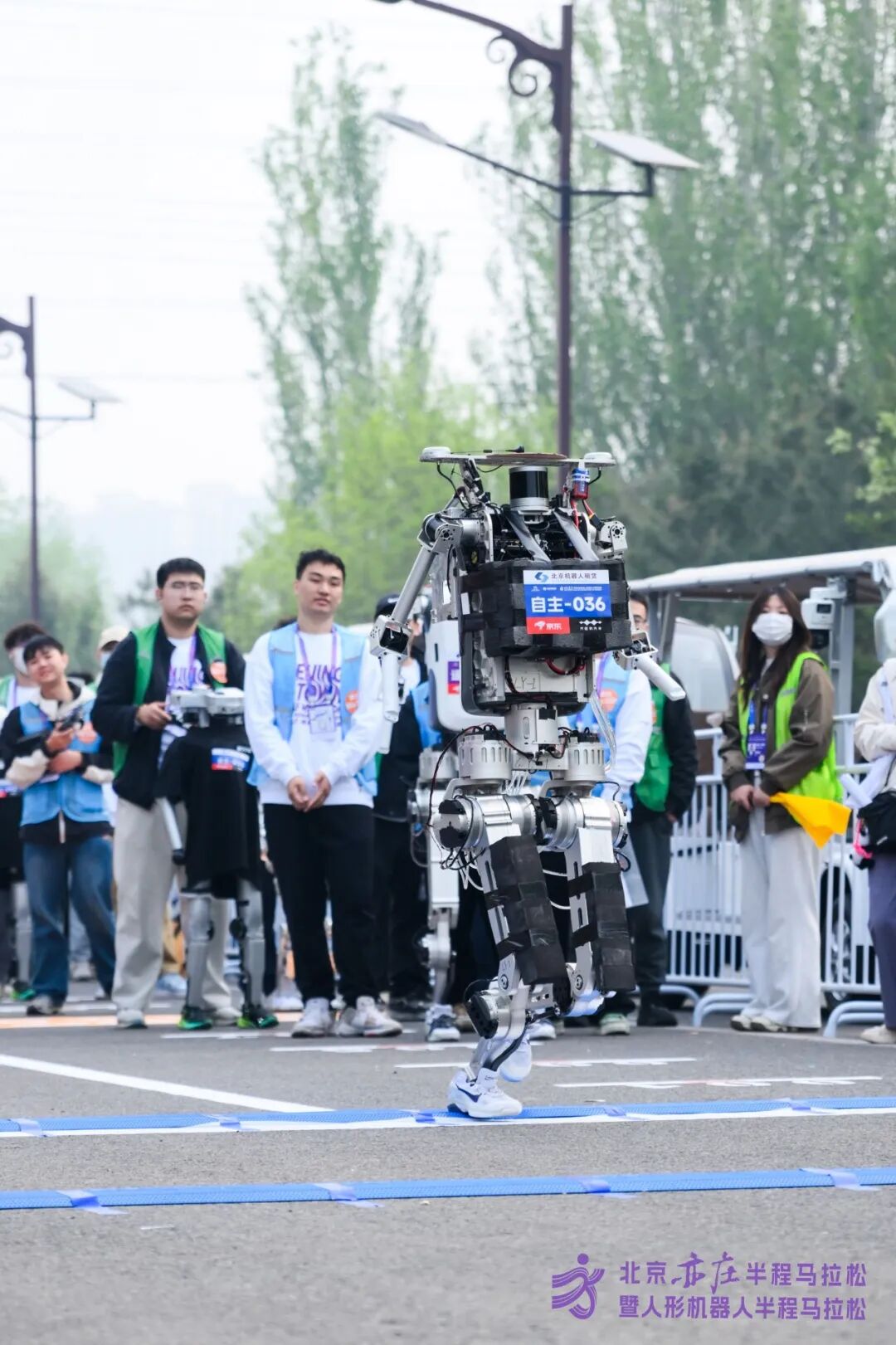 All Set to Go: Humanoid Robot Racing Challenge – Opening Special-3cgo