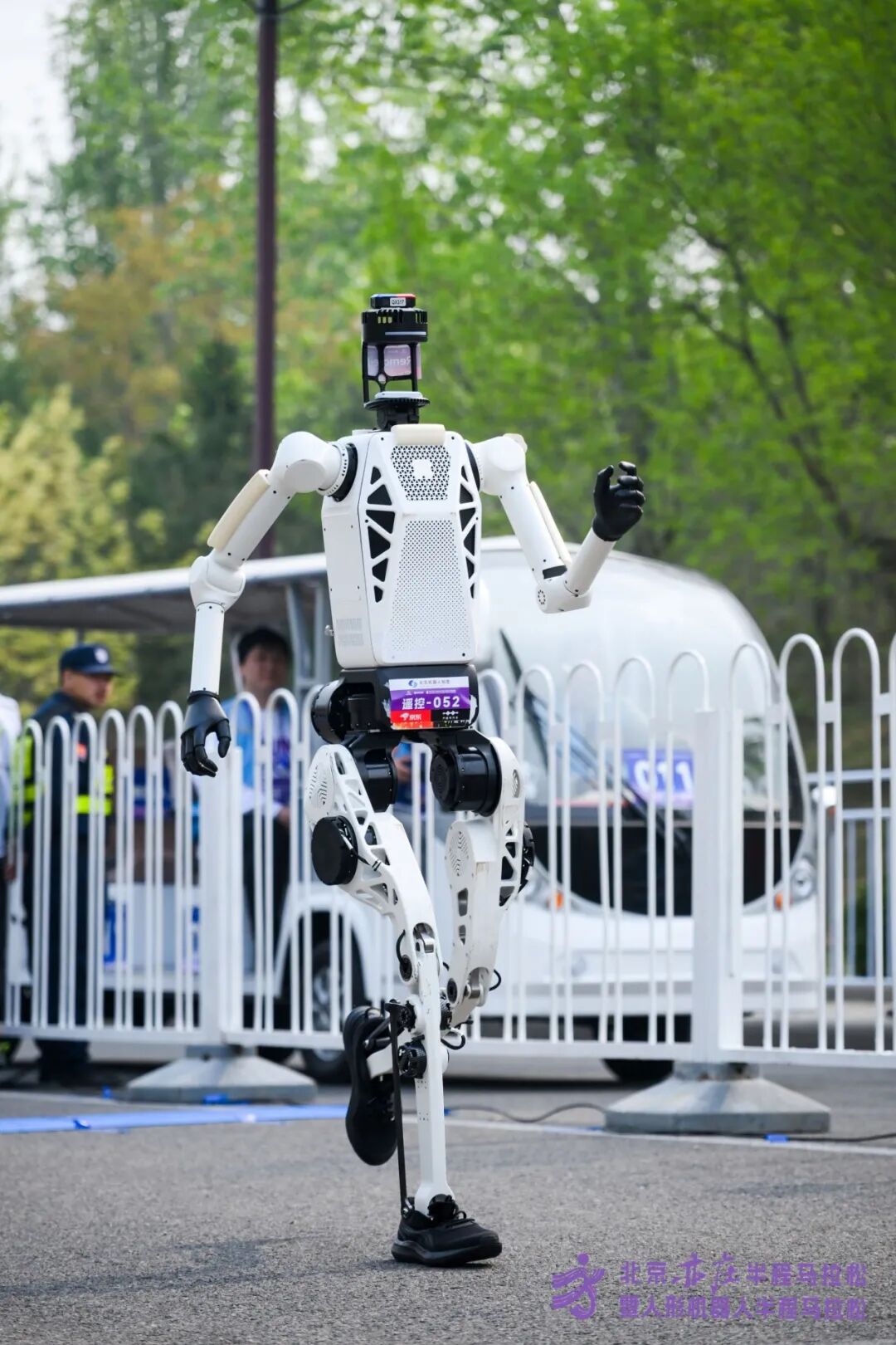 All Set to Go: Humanoid Robot Racing Challenge – Opening Special-3cgo