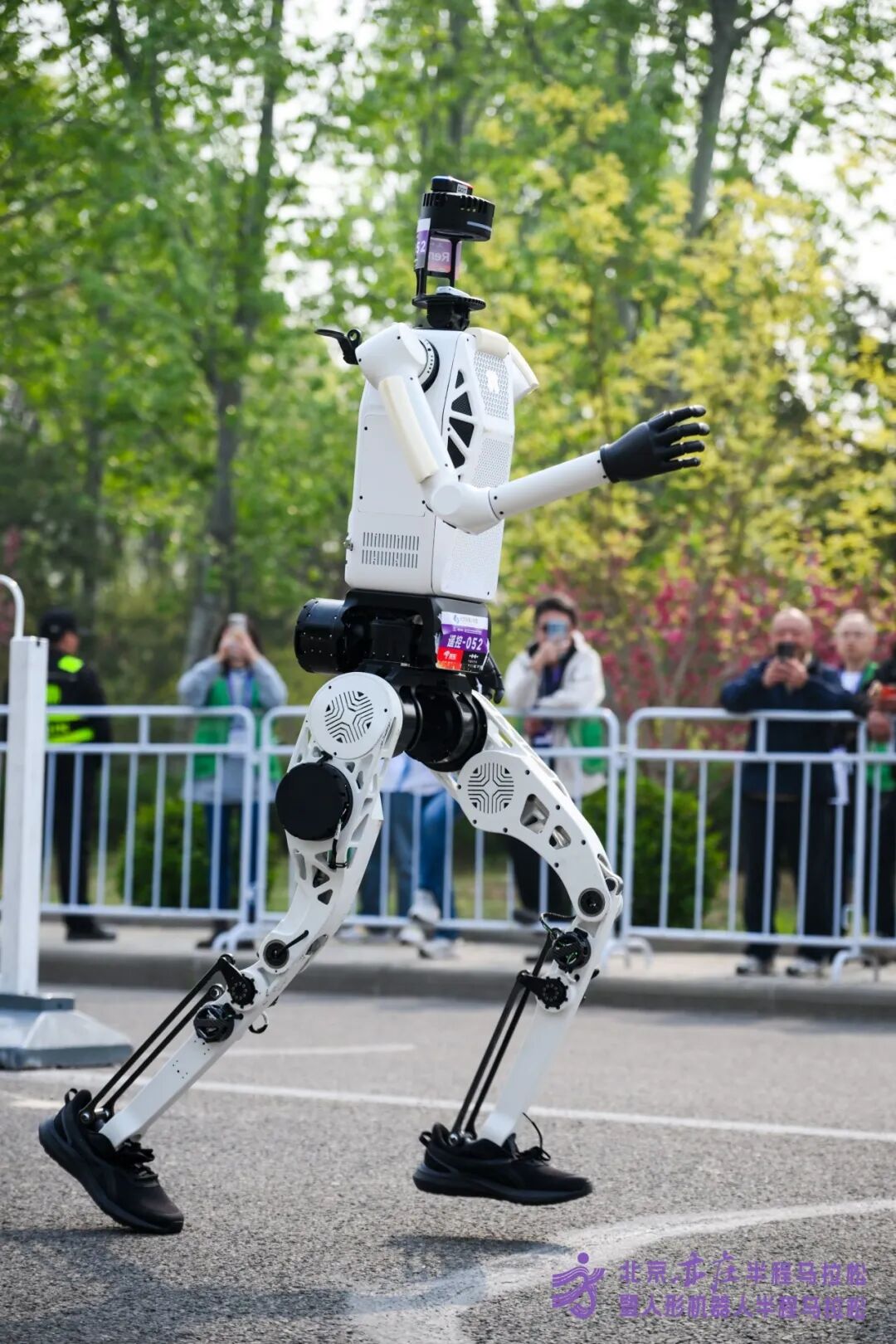 All Set to Go: Humanoid Robot Racing Challenge – Opening Special-3cgo