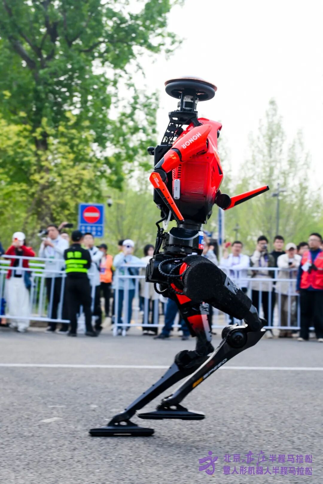 All Set to Go: Humanoid Robot Racing Challenge – Opening Special-3cgo