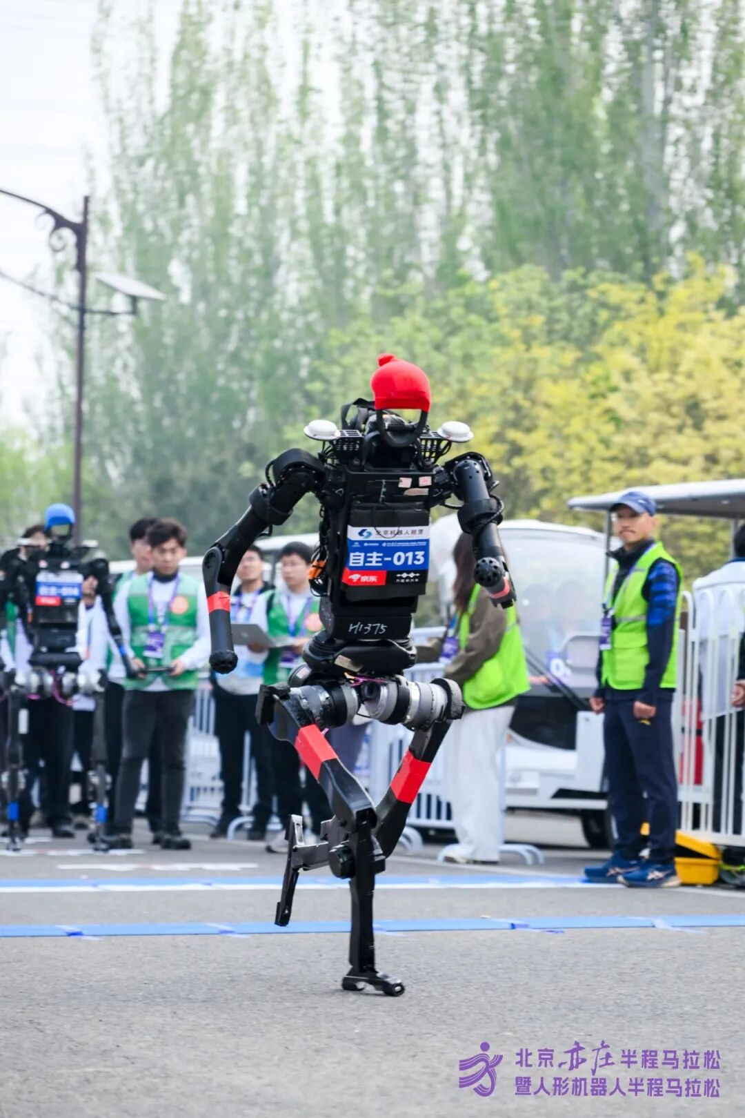 All Set to Go: Humanoid Robot Racing Challenge – Opening Special-3cgo