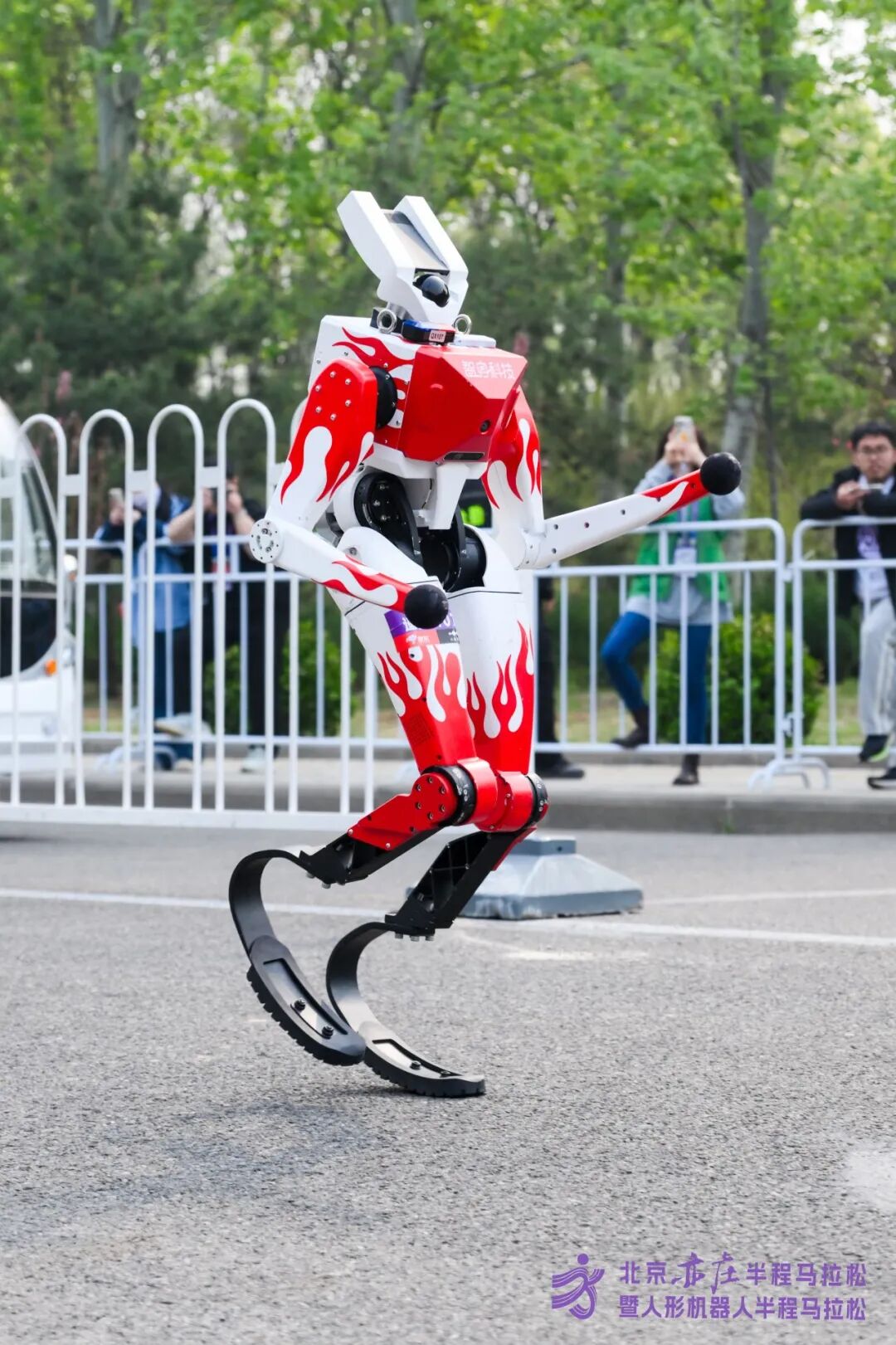 All Set to Go: Humanoid Robot Racing Challenge – Opening Special-3cgo
