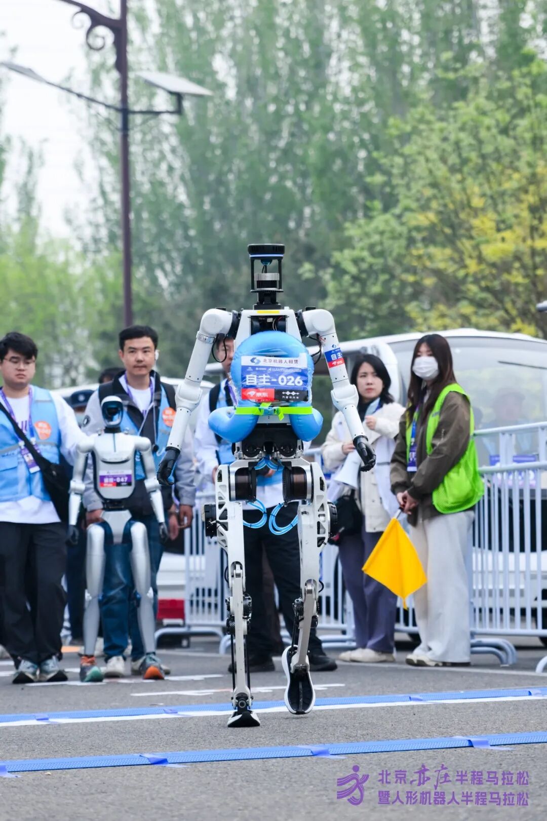 All Set to Go: Humanoid Robot Racing Challenge – Opening Special-3cgo