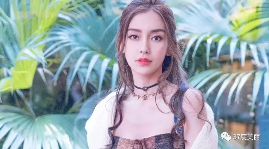 Angelababy、周冬雨、赵丽颖都爱上了温暖牌的毛衣外套,小个子轻松驾驭