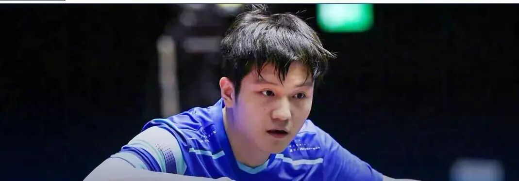 樊振东与王楚钦拥抱致意