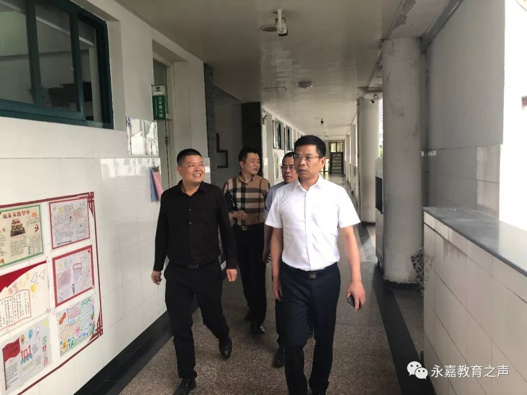 习惯养成长抓不懈!李永绍局长率队进行行规督查"回头看"