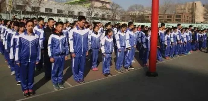 北京这286所中学的校服回忆,哪一件有您的影子?
