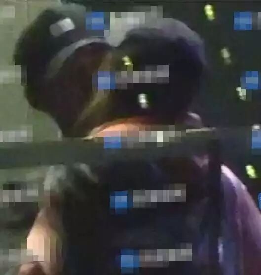 跟奚梦瑶传过绯闻的窦骁跟何超莲在一起了，这是要做奚梦瑶姐夫的节奏？