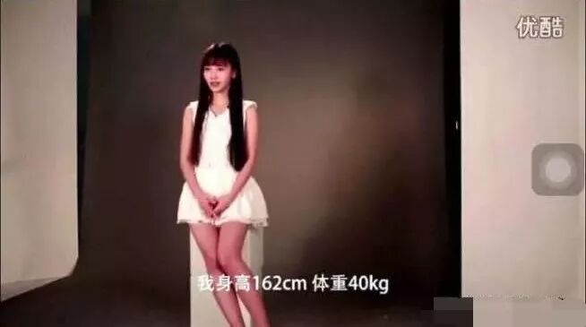 ��ǧ��ų�һλ�ġ���ͷ��Ů������Ȼ��ˣ���ƣ�