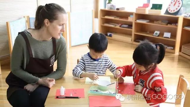擦桌子的英文短語(yǔ)_擦桌子的英文_擦桌子用英文表示