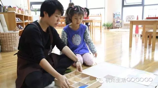 擦桌子用英文表示_擦桌子的英文短語_擦桌子的英文