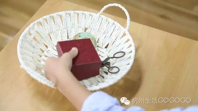 擦桌子用英文表示_擦桌子的英文短語(yǔ)_擦桌子的英文
