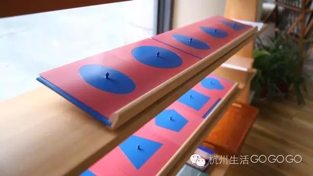 擦桌子的英文_擦桌子用英文表示_擦桌子的英文短語(yǔ)