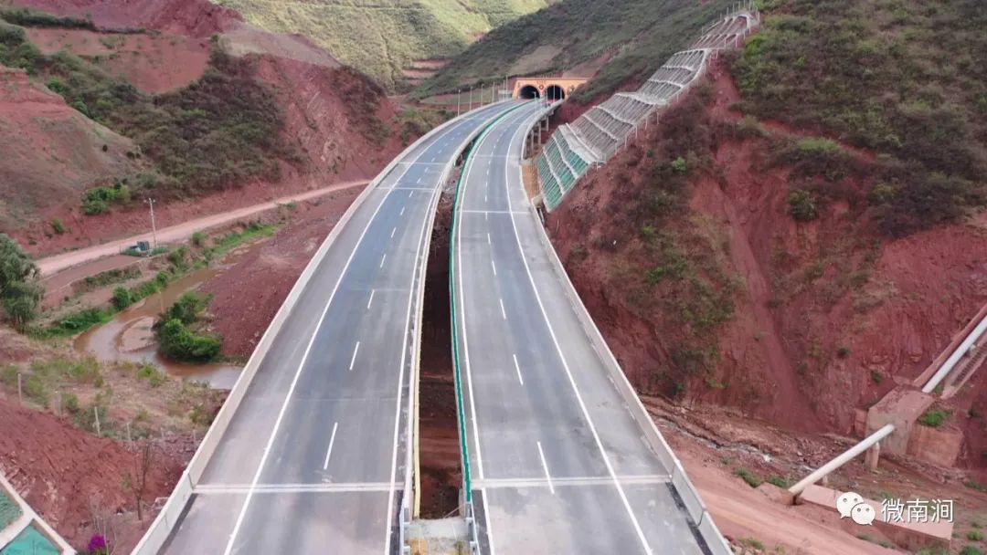 南涧全力推进高速公路建设大南高速有望春节前建成通车