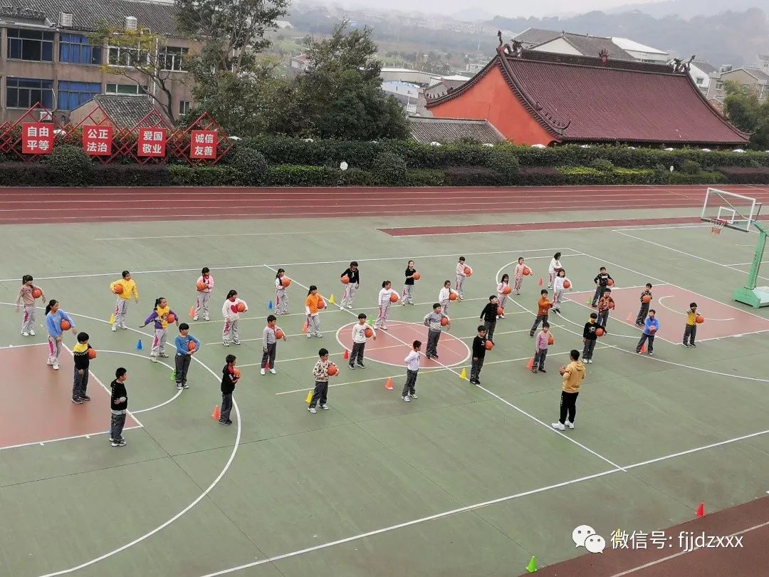 区教研员莅临峰江小学指导校本教研工作