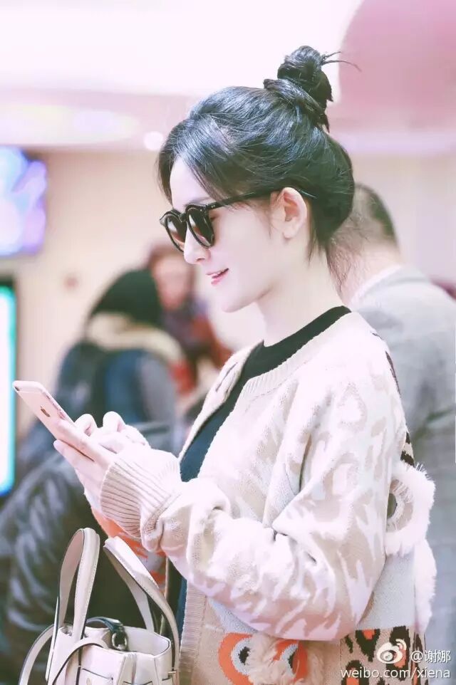 谢娜撞衫唐嫣,输了?赢了?!