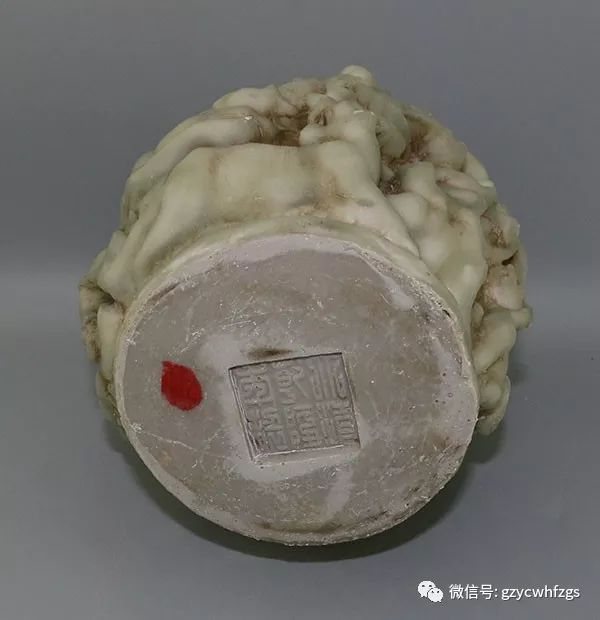 【御藏精品】"大清乾隆年制"款十二生肖料器摆件