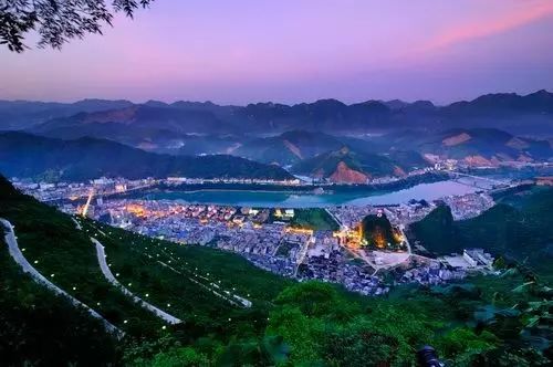 推荐景点:三门海,凤山地质公园 河池 天峨 天峨县位于广西壮族自智