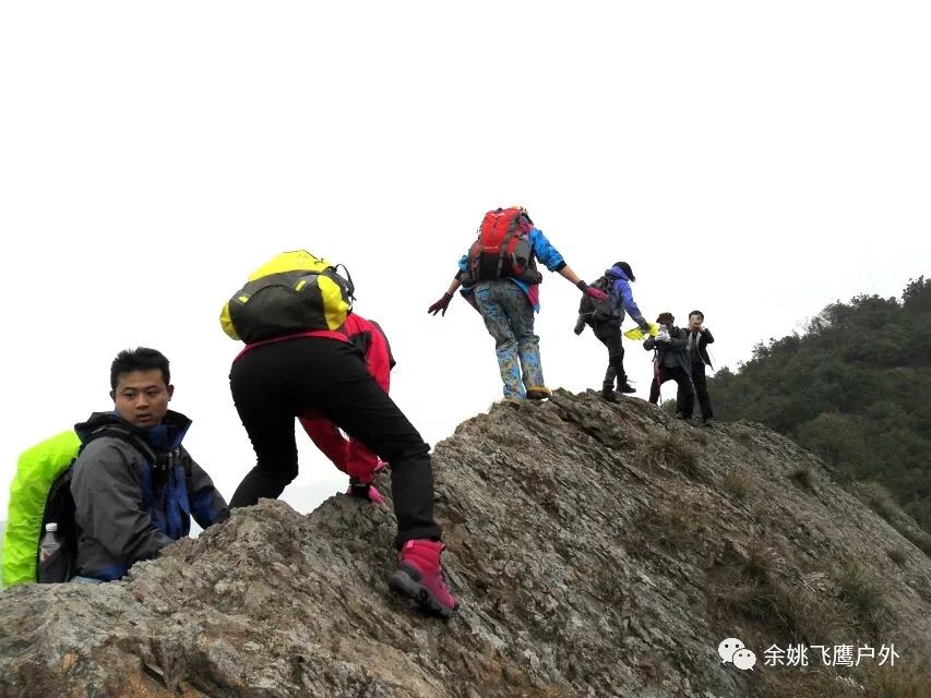 10月21日台州三门龙脊山穿越 登顶高岩背 漫步木勺沙滩,晚饭吃三门