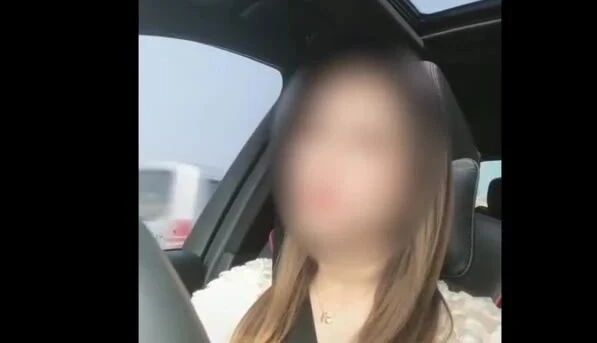 无为女子抖音嗨得欢，分心驾驶被处罚-1