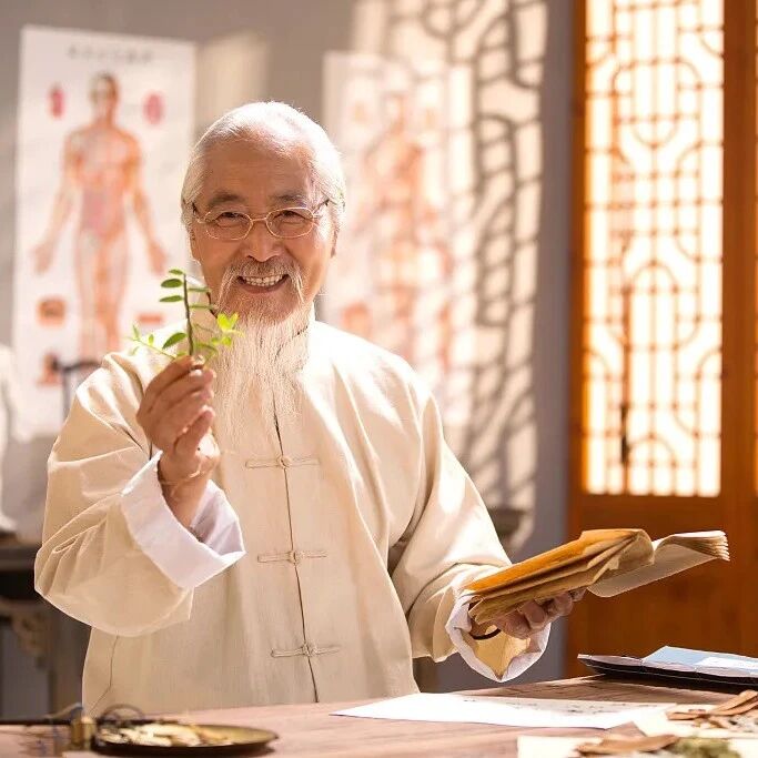只需闻一闻这株草，多年鼻炎不药而愈，百试百灵！