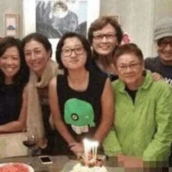 房祖名破费百万为妹妹过生日,成龙直接送了一套房子!